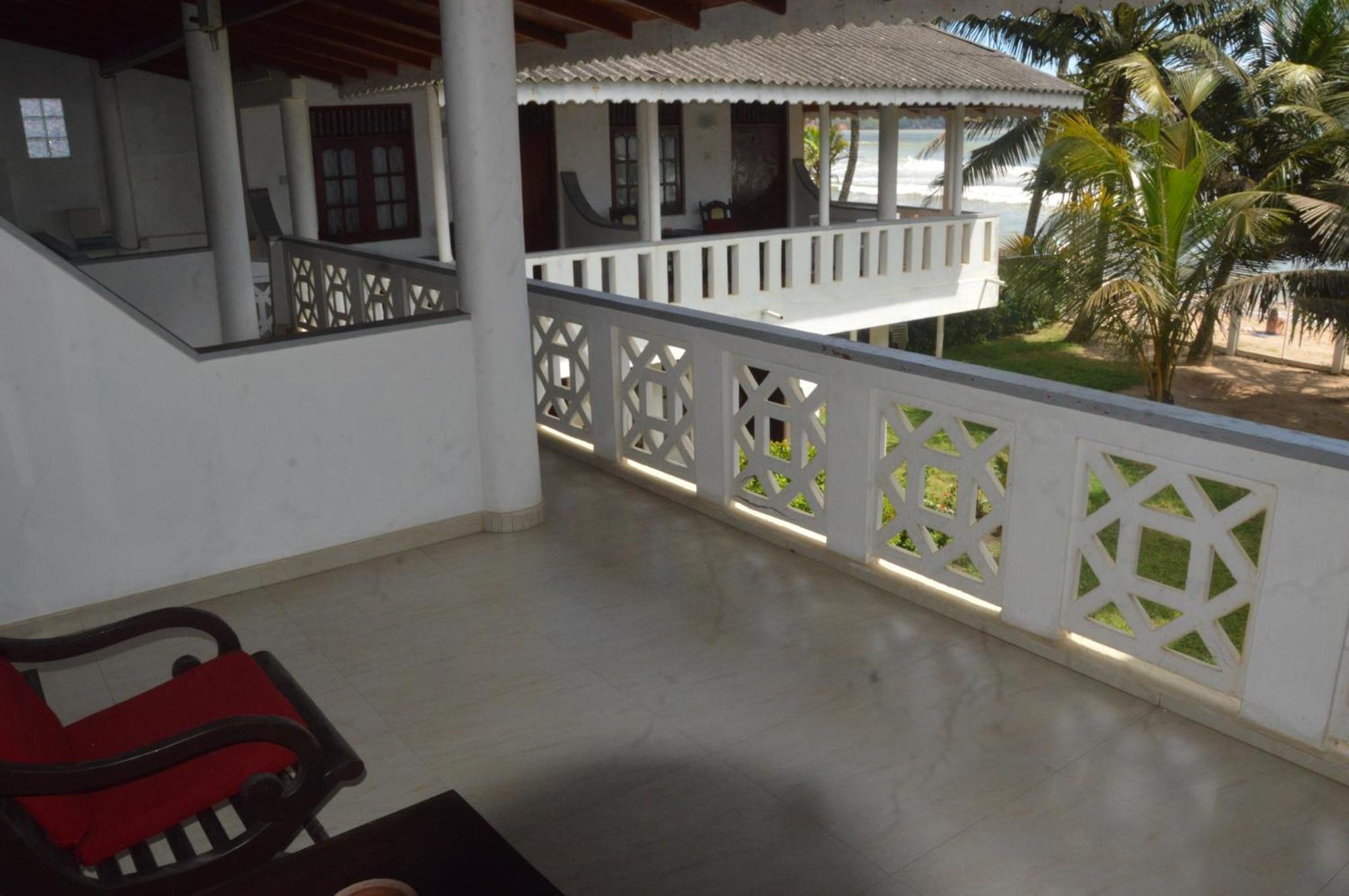 ホテル Weligama Bay View エクステリア 写真